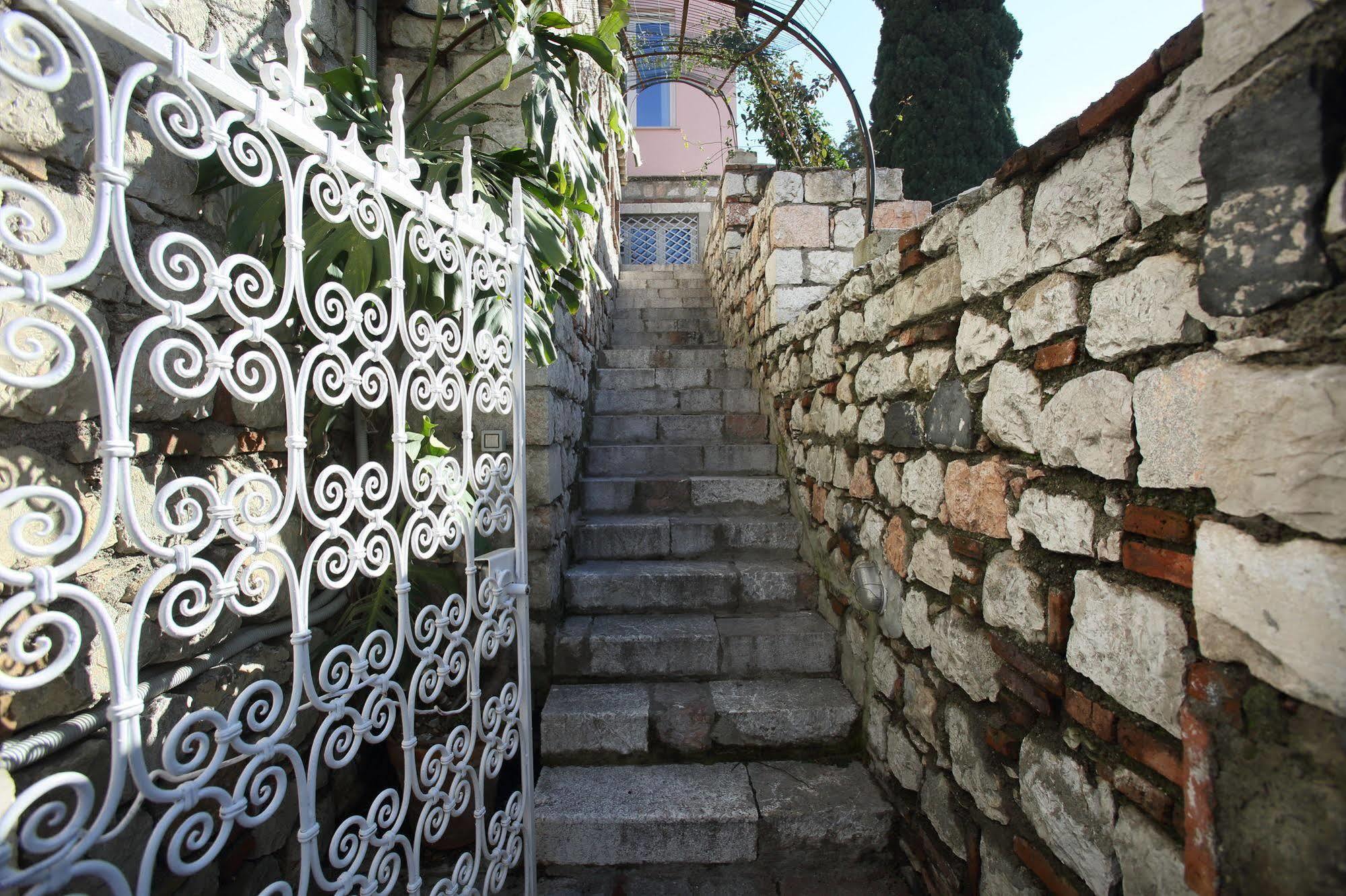 Badia Vecchia Apartment Taormina Luaran gambar